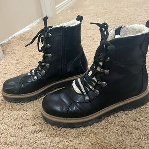 Womens size 8 Combat Boots